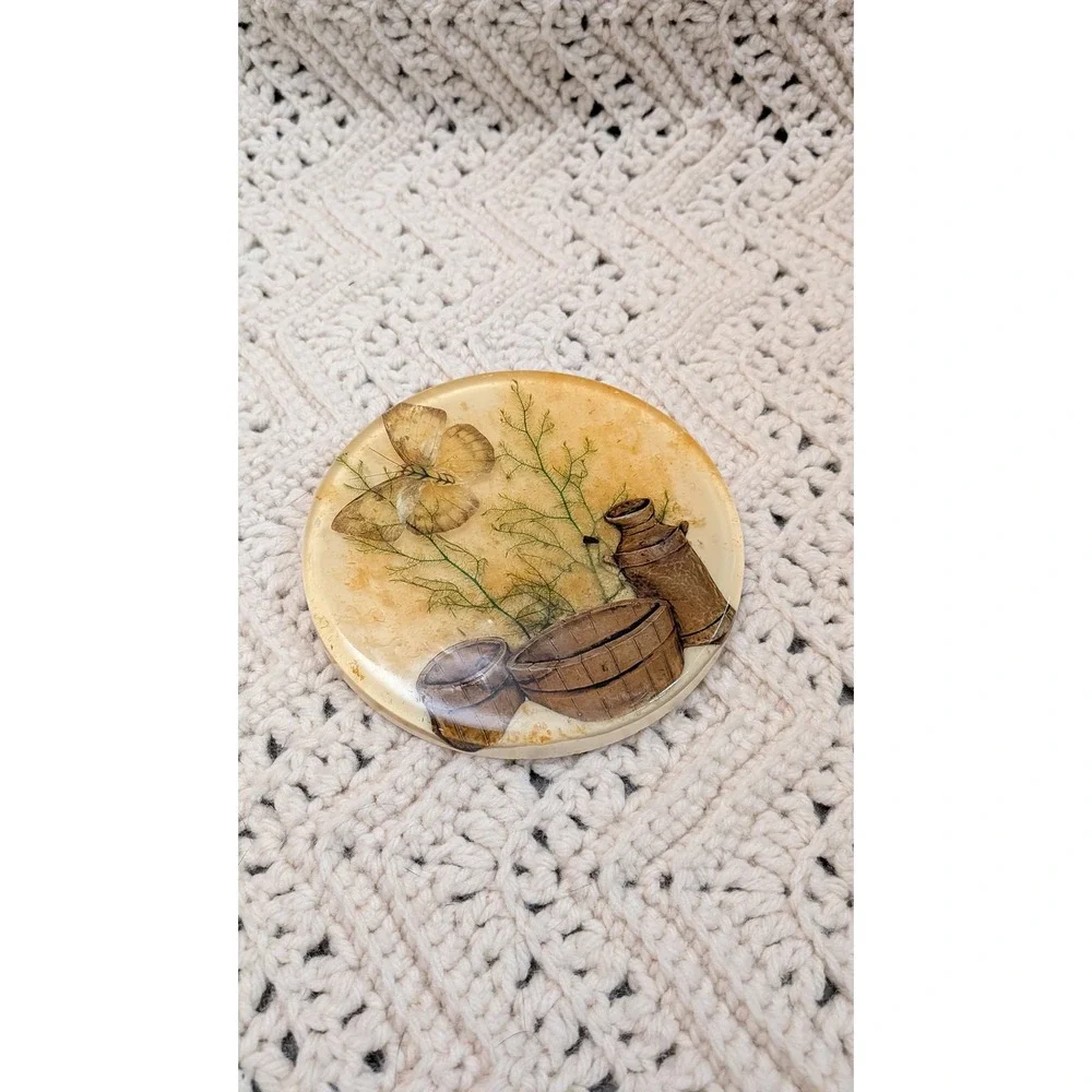 Vintage‎ Resin Trivet Butterfly Country Farm Scene Milk Jug Barrels Cottagecore